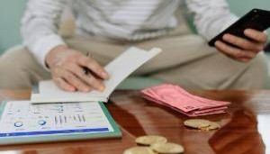 携程二季度净营业收入148亿元,获授权回购总值不超过50亿美元股票