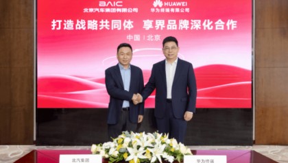 EV晨报 | 马斯克买入价值10亿美元特斯拉股票；华为北汽打造智界品牌计划3年投200亿；17家车企响应中汽协60天账期支付规范