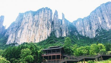 恩施本地私人金牌导游攻略，资讯热点：必玩打卡景点吐血推荐！