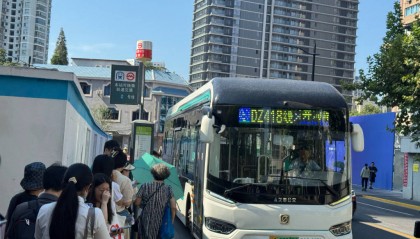 开通首日就排队，上海黄浦这条金融定制公交线路为何这么火？