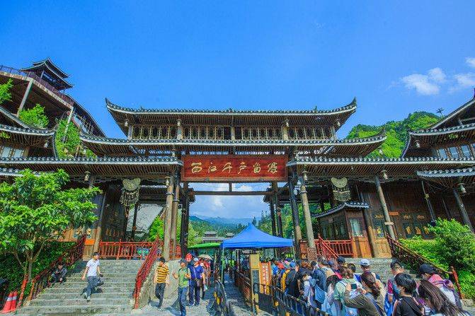 贵州当地私人金牌导游攻略，资讯热点：必玩打卡景点吐血推荐！