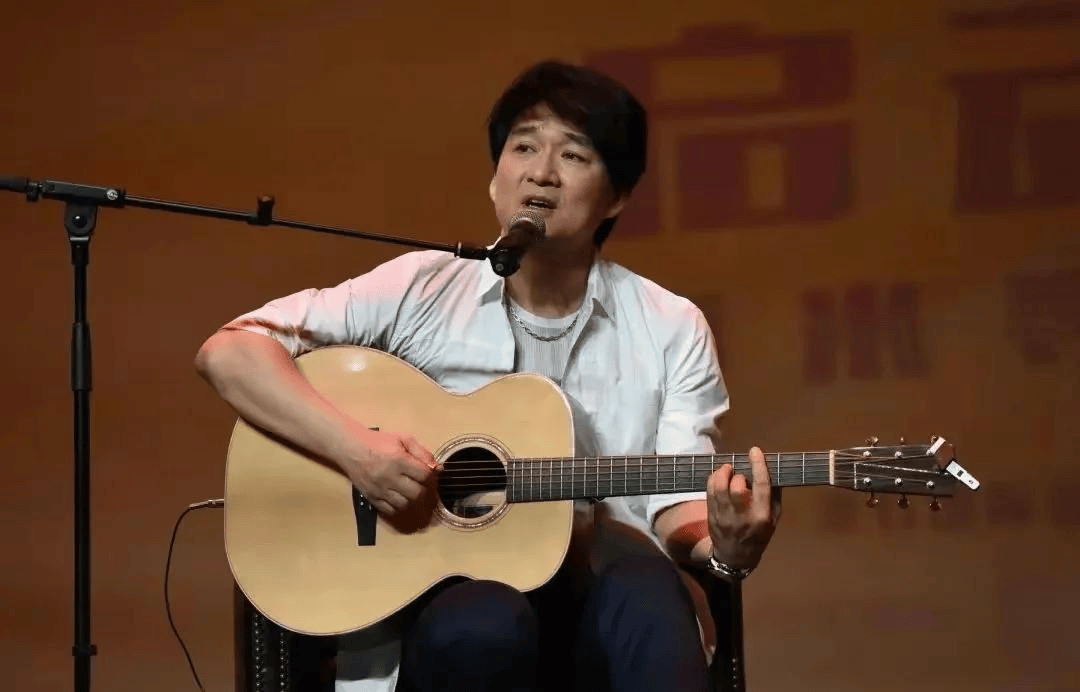 考古|64岁周华健近照曝光!被嘲身材走样,和妻子同框像两辈人