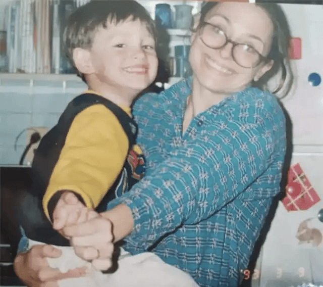 考古|64岁周华健近照曝光!被嘲身材走样,和妻子同框像两辈人