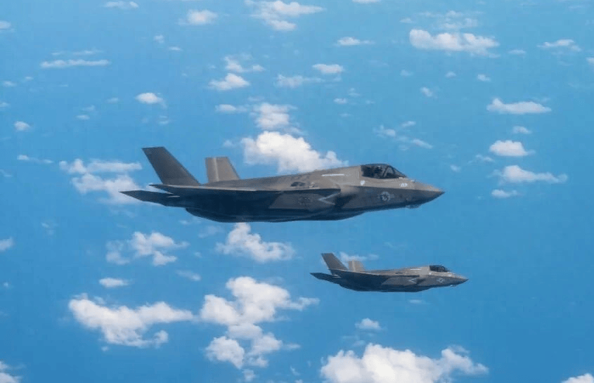 24小时内两架!美军F-35战机在阿曼湾上空,发送紧急代码请求降落